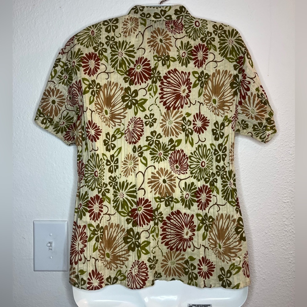 Keren Hart Button Front Floral Embroidered Top – Size M - Picture 7 of 7